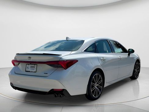 Used 2019 Toyota Avalon XSE FWD image 5