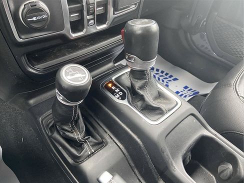Used 2021 Jeep Wrangler Unlimited Sahara AWD/4WD image 27