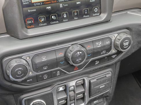 Used 2021 Jeep Wrangler Unlimited Sport AWD/4WD image 31