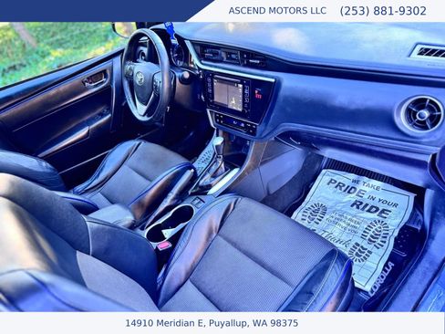 Used 2018 Toyota Corolla SE w/ SE Premium Package FWD image 11