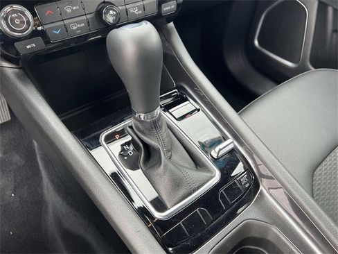 Used 2025 Jeep Compass Latitude image 18