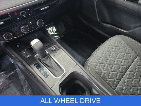 Used 2025 Nissan Kicks SV AWD/4WD image 25
