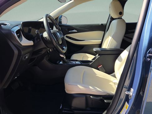Used 2024 Buick Encore GX Sport Touring image 9