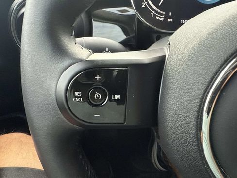 Used 2022 MINI Cooper 2-Door Hardtop image 28