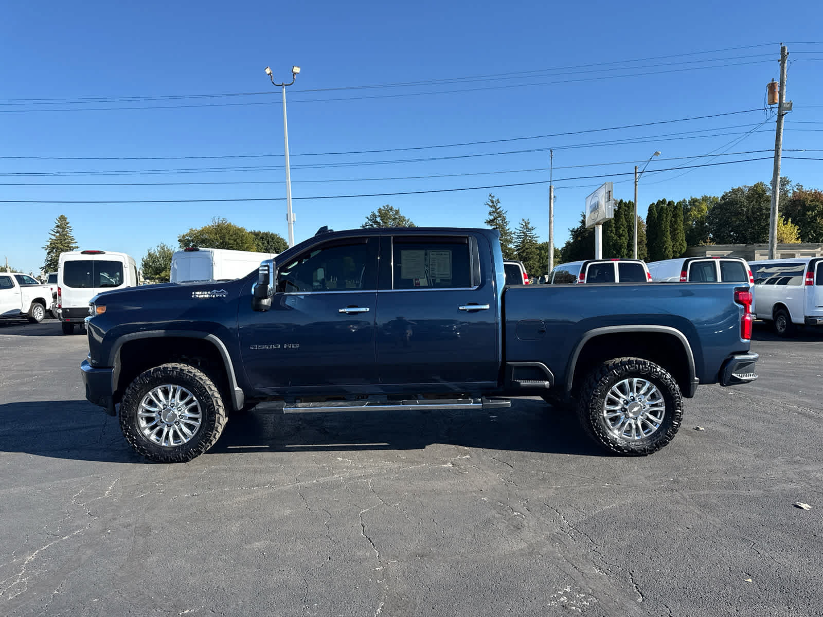 Certified 2020 Chevrolet Silverado 2500 High Country w/ Z71 Off-Road Package AWD/4WD image 2
