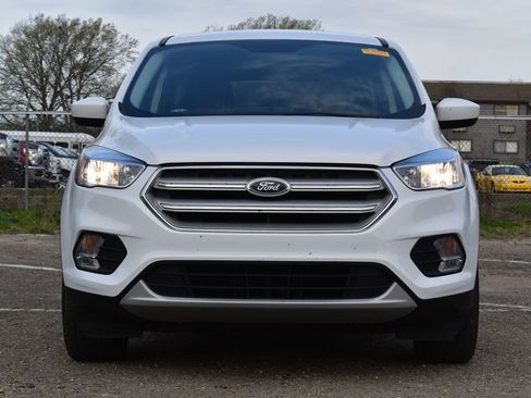 Used 2019 Ford Escape SE image 2