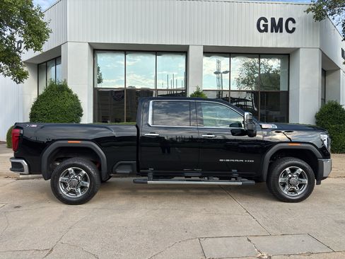 Used 2025 GMC Sierra 2500 SLT AWD/4WD image 8