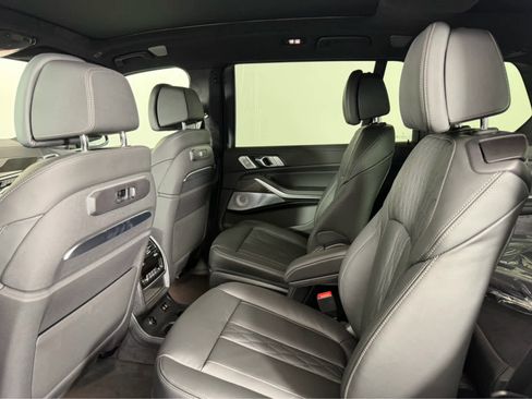 New 2026 BMW X7 M60i image 13