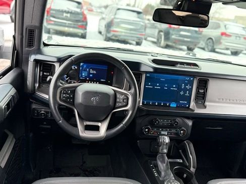 Used 2021 Ford Bronco Outer Banks image 9