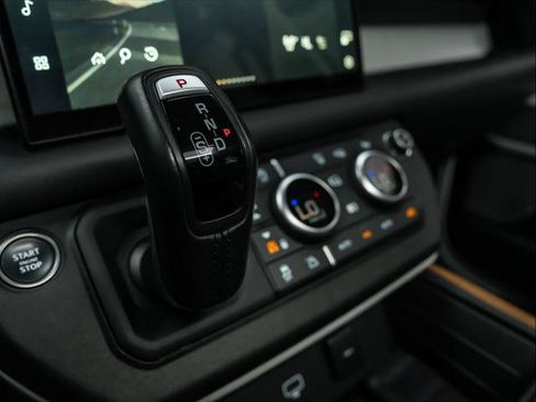 Used 2023 Land Rover Defender 130 SE AWD/4WD image 28