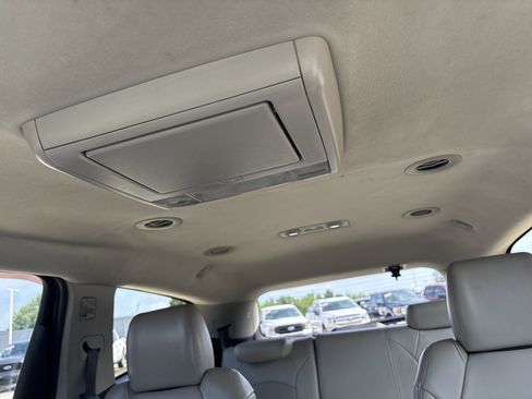 Used 2012 Chevrolet Traverse LTZ AWD/4WD image 13
