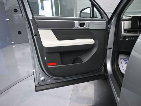 Used 2025 Hyundai Santa Fe SEL FWD image 12