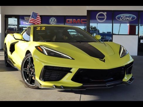 Used 2022 Chevrolet Corvette Stingray Premium Cpe w/ Z51 Performance Package image 1