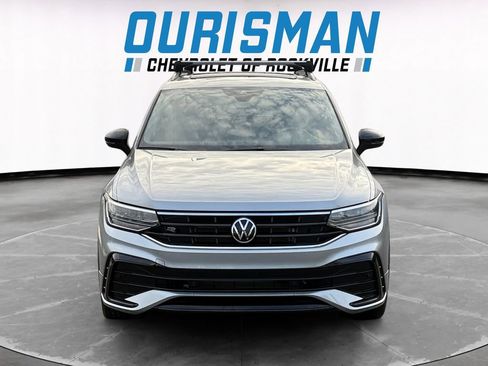 Used 2023 Volkswagen Tiguan SE R-Line image 8
