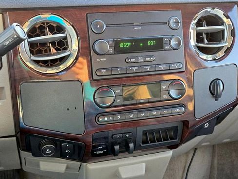 Used 2008 Ford F350 Lariat image 27