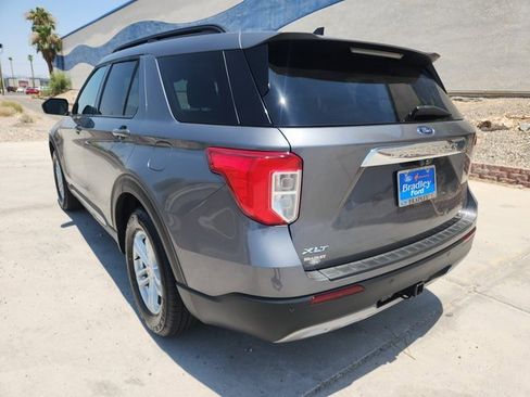 Used 2022 Ford Explorer XLT w/ Equipment Group 202A image 7