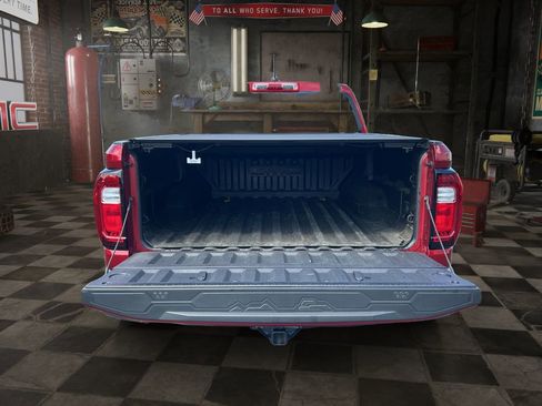 Used 2026 GMC Canyon Denali AWD/4WD image 26