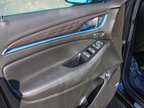 Used 2024 Buick Enclave Avenir image 17