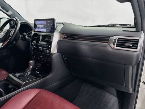 Used 2023 Lexus GX 460 Luxury w/ Sport Design Package AWD/4WD image 24