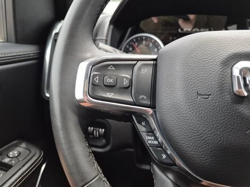 Used 2025 RAM 1500 Laramie AWD/4WD image 32