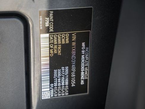 Used 2024 Mercedes-Benz Sprinter 3500 image 39