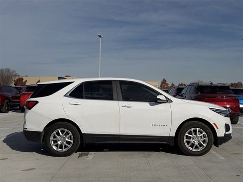 Certified 2024 Chevrolet Equinox LT image 3