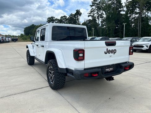 Used 2025 Jeep Gladiator Rubicon AWD/4WD image 4