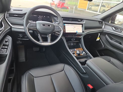 New 2026 Jeep Grand Cherokee L Limited w/ Limited Altitude Package image 8