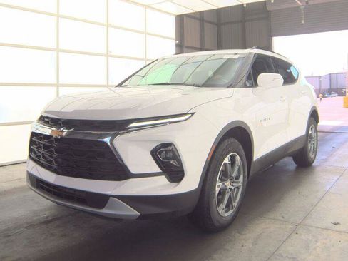 Used 2024 Chevrolet Blazer LT FWD image 1