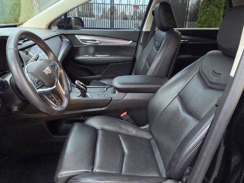 Used 2017 Cadillac XT5 Luxury w/ Driver Awareness Package image 9