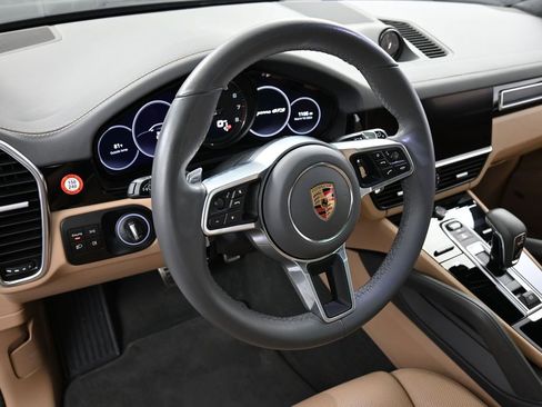 Used 2023 Porsche Cayenne GTS AWD/4WD image 17