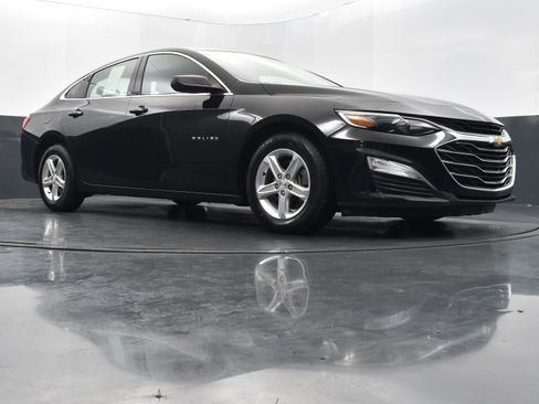 Used 2021 Chevrolet Malibu LS image 41