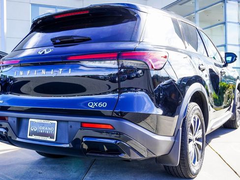 Used 2023 INFINITI QX60 Pure image 9