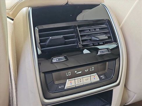 Used 2019 BMW X5 xDrive40i w/ Premium Package image 17