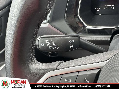 Certified 2023 Volkswagen Jetta SE w/ Panoramic Sunroof Package FWD image 31