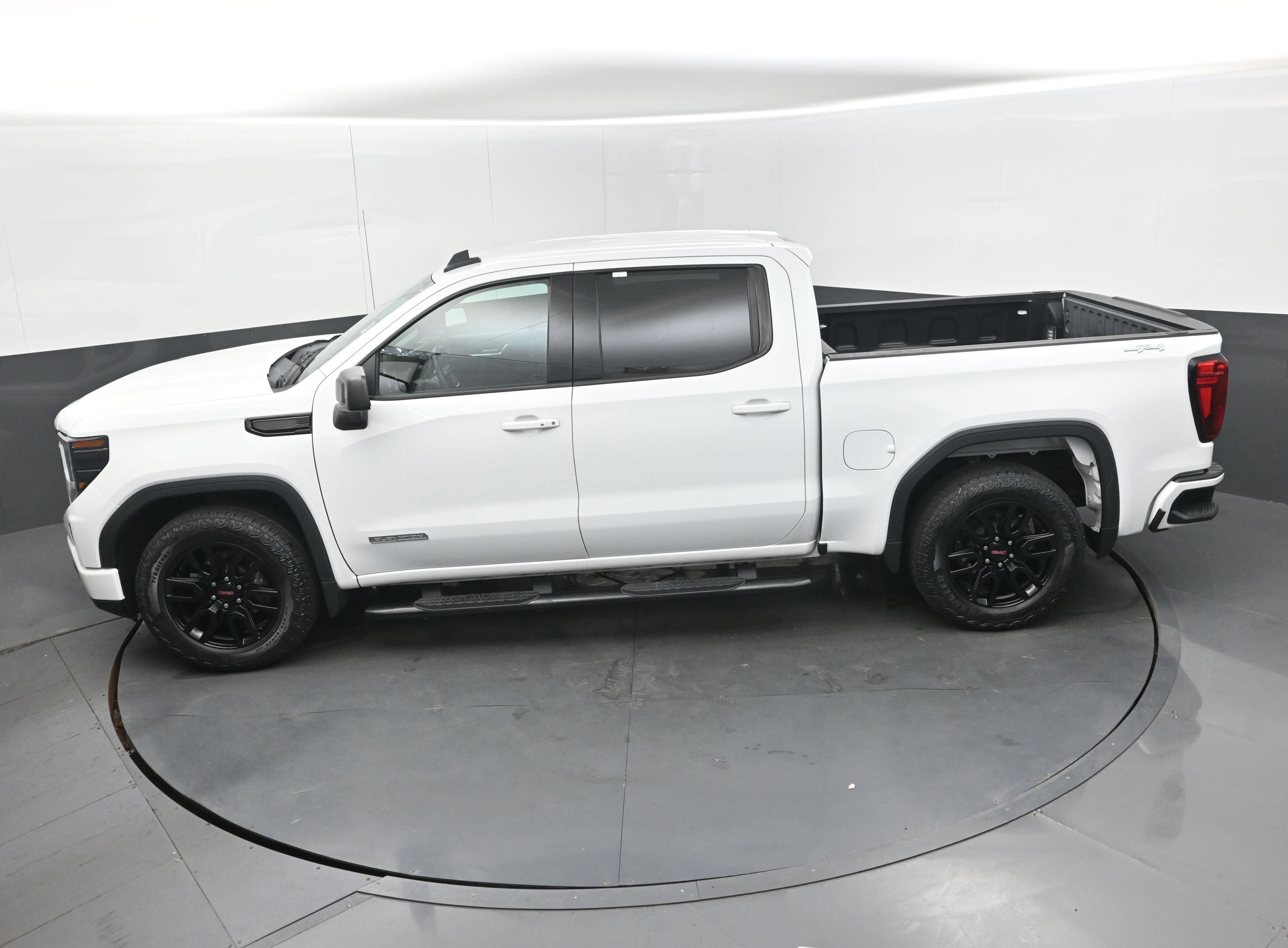 Used 2023 GMC Sierra 1500 Elevation AWD/4WD image 30