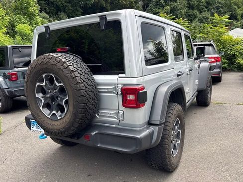 Used 2022 Jeep Wrangler Unlimited Rubicon 4xe w/ Cold Weather Group AWD/4WD image 4