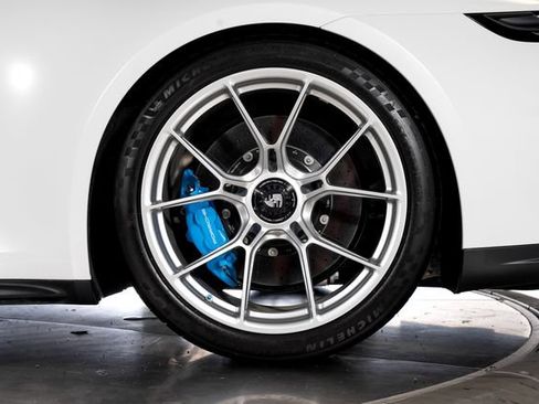 Used 2026 Porsche 911 GT3 RWD image 11