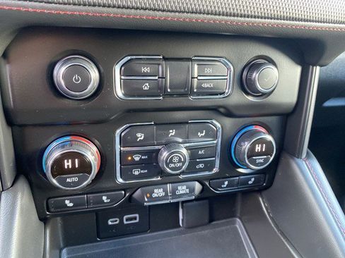 Used 2021 Chevrolet Tahoe RST w/ Luxury Package image 17