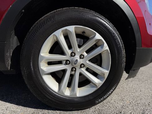 Used 2013 Ford Explorer XLT AWD/4WD image 30