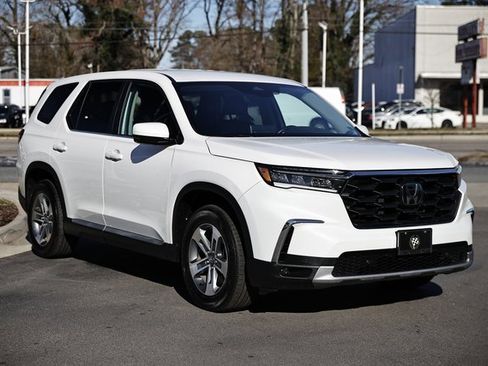 Certified 2025 Honda Pilot EX-L image 13