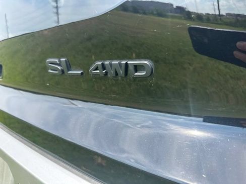 Certified 2025 Nissan Pathfinder SL w/ SL Premium Package AWD/4WD image 4