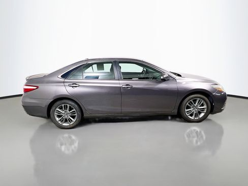 Used 2015 Toyota Camry SE FWD image 3
