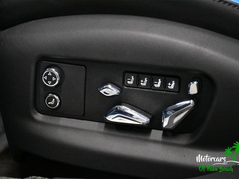 Used 2025 Bentley Flying Spur Plug-In Hybrid image 24