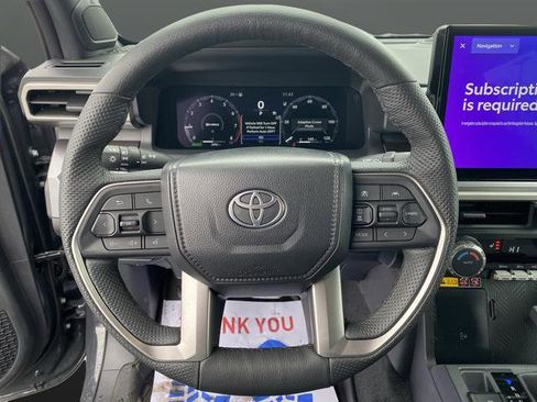 Used 2025 Toyota Tacoma TRD Sport w/ TRD Sport Upgrade Package image 17