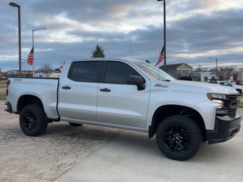 Used 2021 Chevrolet Silverado 1500 LT Trail Boss w/ Convenience Package II image 2