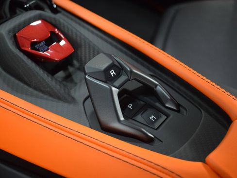 Used 2025 Lamborghini Revuelto image 32