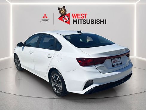 Used 2024 Kia Forte LXS FWD image 5