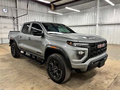 Used 2025 GMC Canyon Elevation w/ Convenience Package