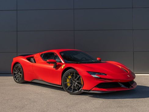 Certified 2022 Ferrari SF90 Spider image 5